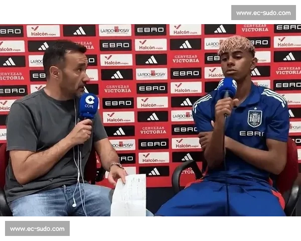 怼脸训斥 + 围堵！亚马尔成笑柄，金球梦碎于自大